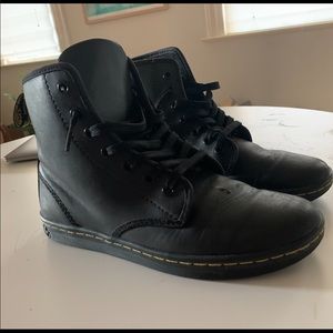 Dr. Martens Women’s Alfie Boot. Size 7.5.